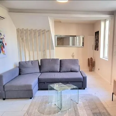 ! Magnifique Triplex Climatise Avec Sauna Coeur De ! Apartament