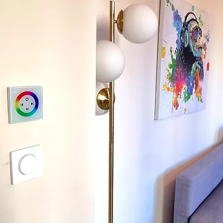 Apartment ! Magnifique Triplex Climatise Avec Sauna Coeur De !