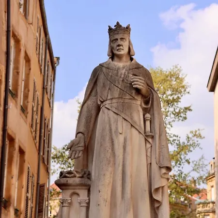 ! Magnifique Triplex Climatise Avec Sauna Coeur De ! 아파트 메스