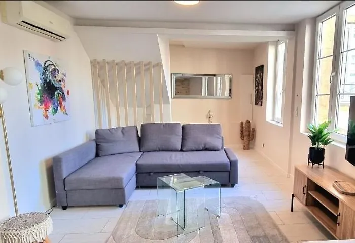 ! Magnifique Triplex Climatise Avec Sauna Coeur De ! 아파트