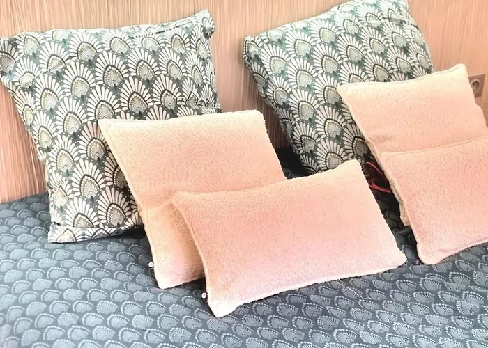 ! Magnifique Triplex Climatise Avec Sauna Coeur De ! 아파트 메스