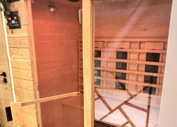 ! Magnifique Triplex Climatise Avec Sauna Coeur De ! * 메스